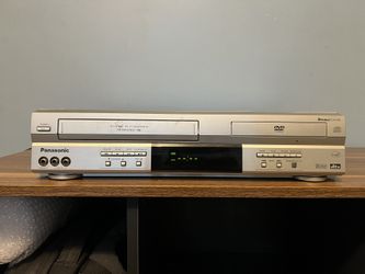 Panasonic Silver PV-D4743S Progressive-Scan DVD-VCR Combo 