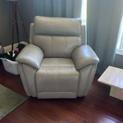 Basset Recliner 