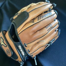 Mizuno Youth 11” Left Hand Throw Baseball Glove