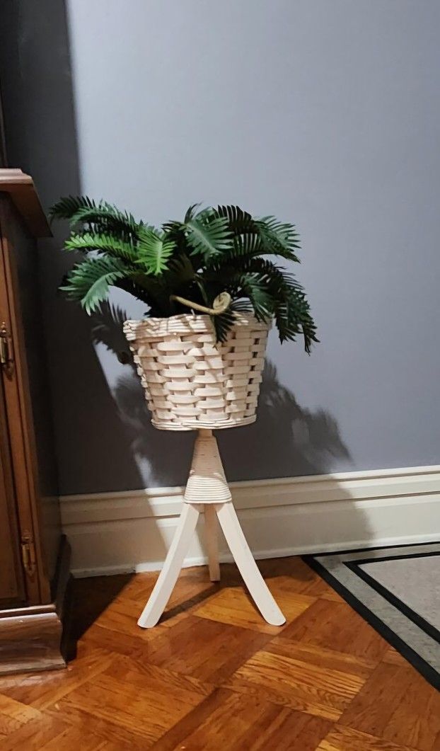 White, Wicker Fake Plant Stand
