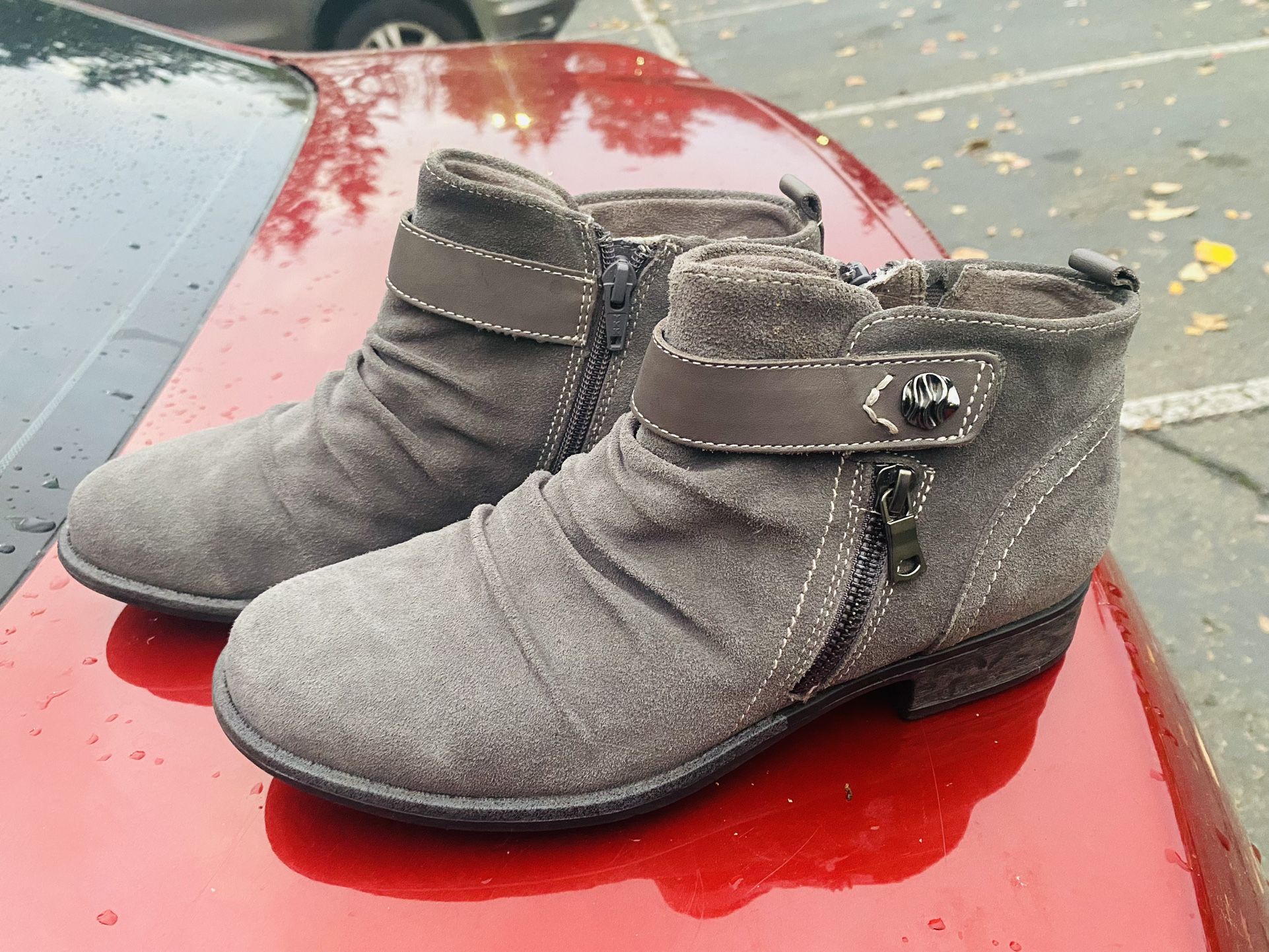 Earth Women’s Avani Buckeye Boots