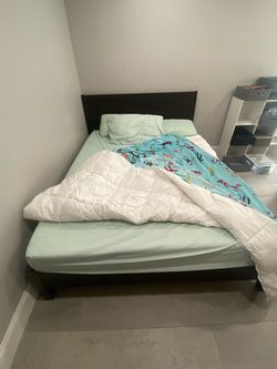 QUEEN BED WITH SEALY COCOON MEMORY FOAM MATTRESS AND IKEA BED FRAME LIKE NEW