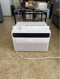 Air conditioner 8,000 Btu/h