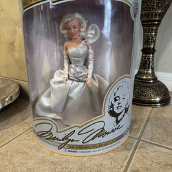 Doll-Marilyn Monroe Collector Series