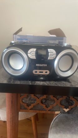 MEGATEK Portable CD Player