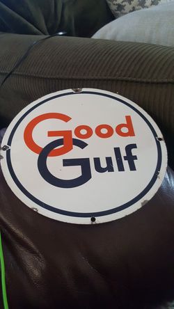 Good Gulf Porcelain pump plate sign 1955