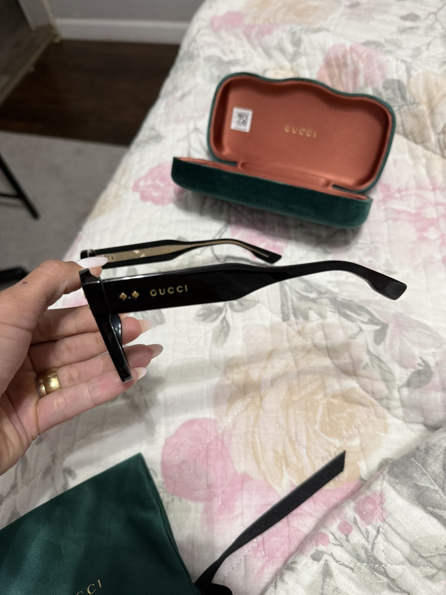 Gucci Sunglasses,Black