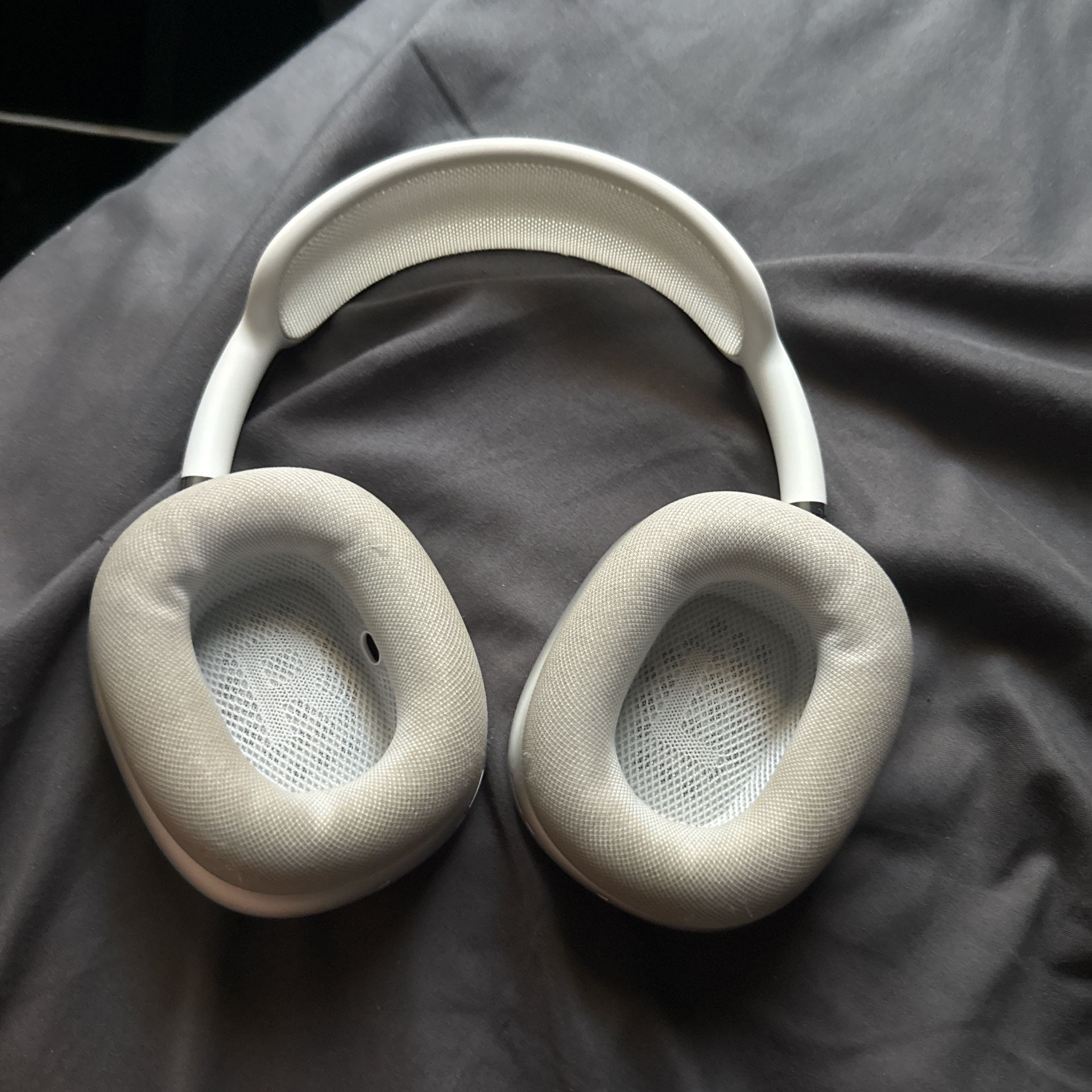 air pod maxs