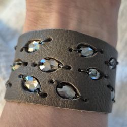 ROBERT PALLAZOLLA CHARCOAL  LEATHER & DIAMOND SHAPED CRYSTALS BRACELET
