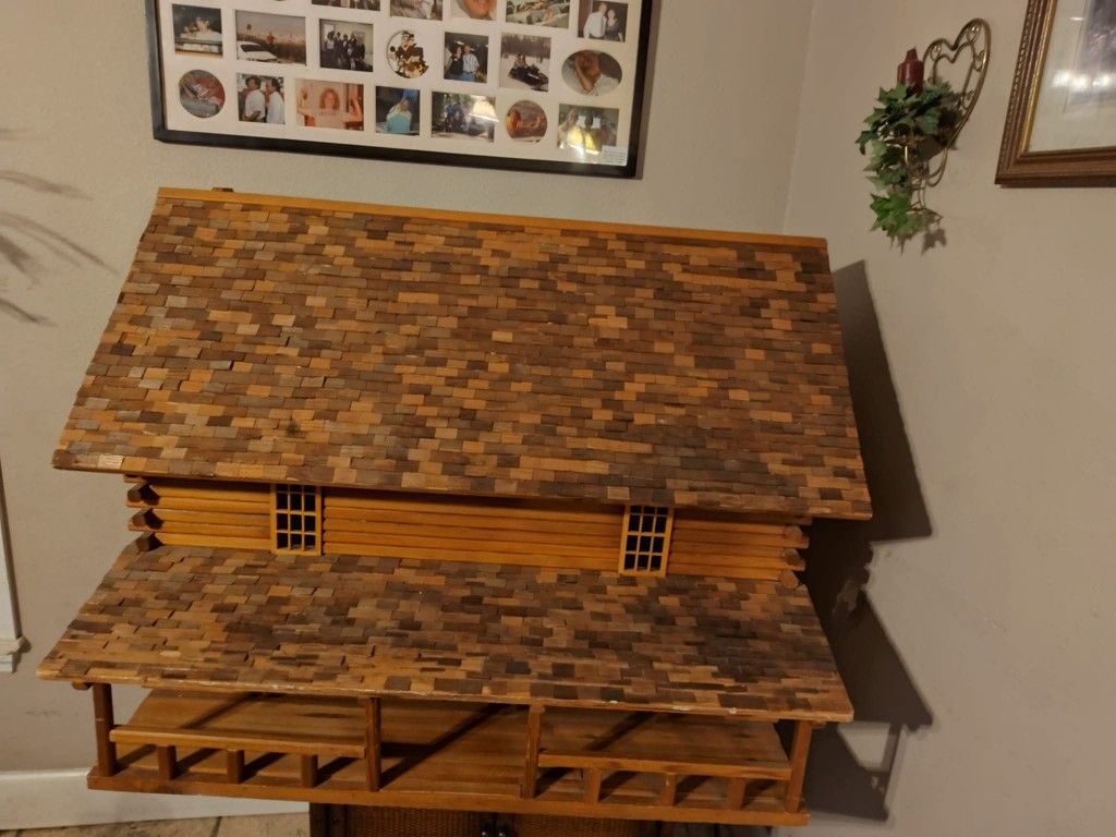 Wooden Dollhouse-Vintage 