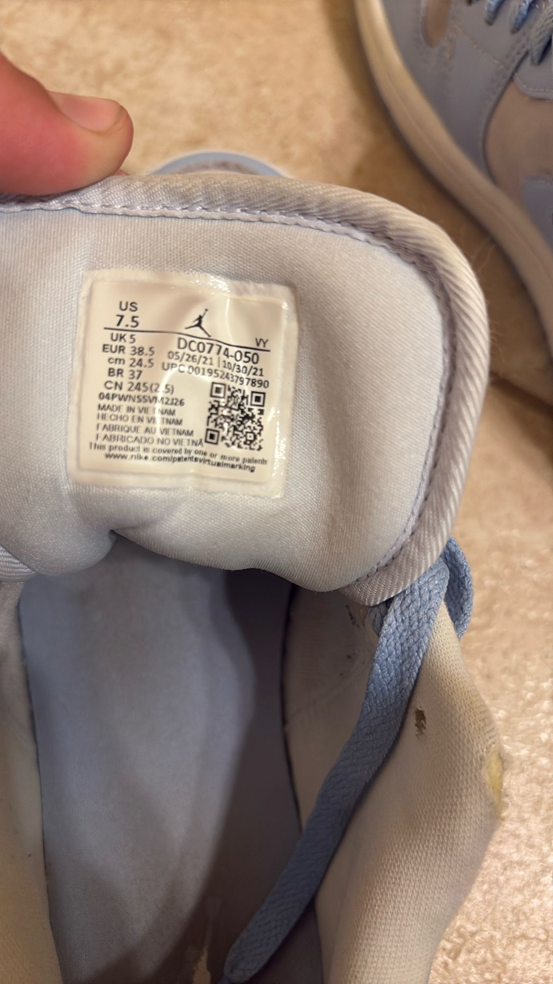 Air Jordan Low Women’s7.5