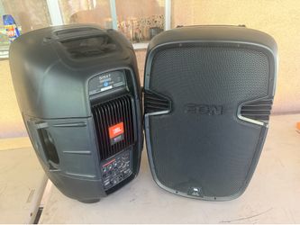 For Sale-pair of JBL EON515XT powered speakers w/bags-$750