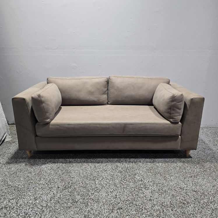 DVS Custom Leather Sofa!!! Delivery Available
