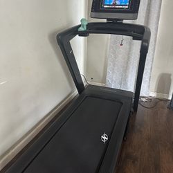 NordicTrack Commercial 1750 treadmill (2023) 