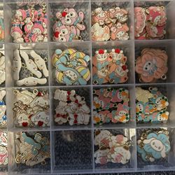 Hello kitty & Friends Charms