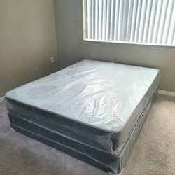 NEW QUEEN-SIZE MATTRESS AND BOX SPRING 💤