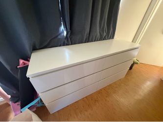 White 6-Drawer Dresser – Modern, Spacious & Great Condition