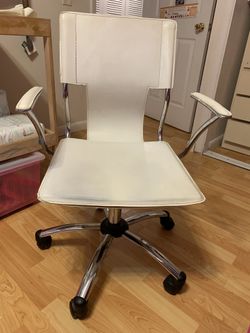 Adjustable White chair with wheels
