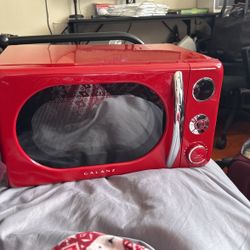 Galanz 0.7 Cu ft Retro Countertop Microwave Oven BRAND NEW 