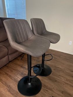 Bar Stool set of 2 (brown)