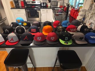 Mixed Lot of Snapback and Fitted Hats