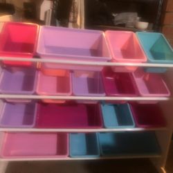 Shelves With Baskets/bins