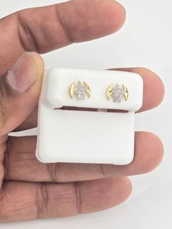 Real Diamond 10kt Gold Bat Stud Earring