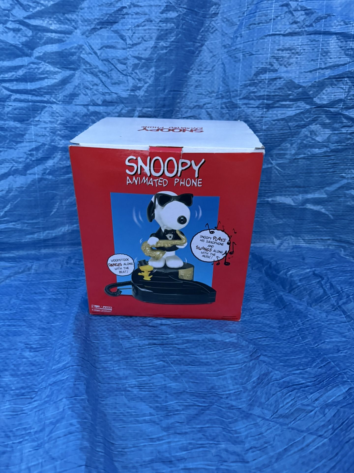 Animated Snoopy With Saxophone Phone