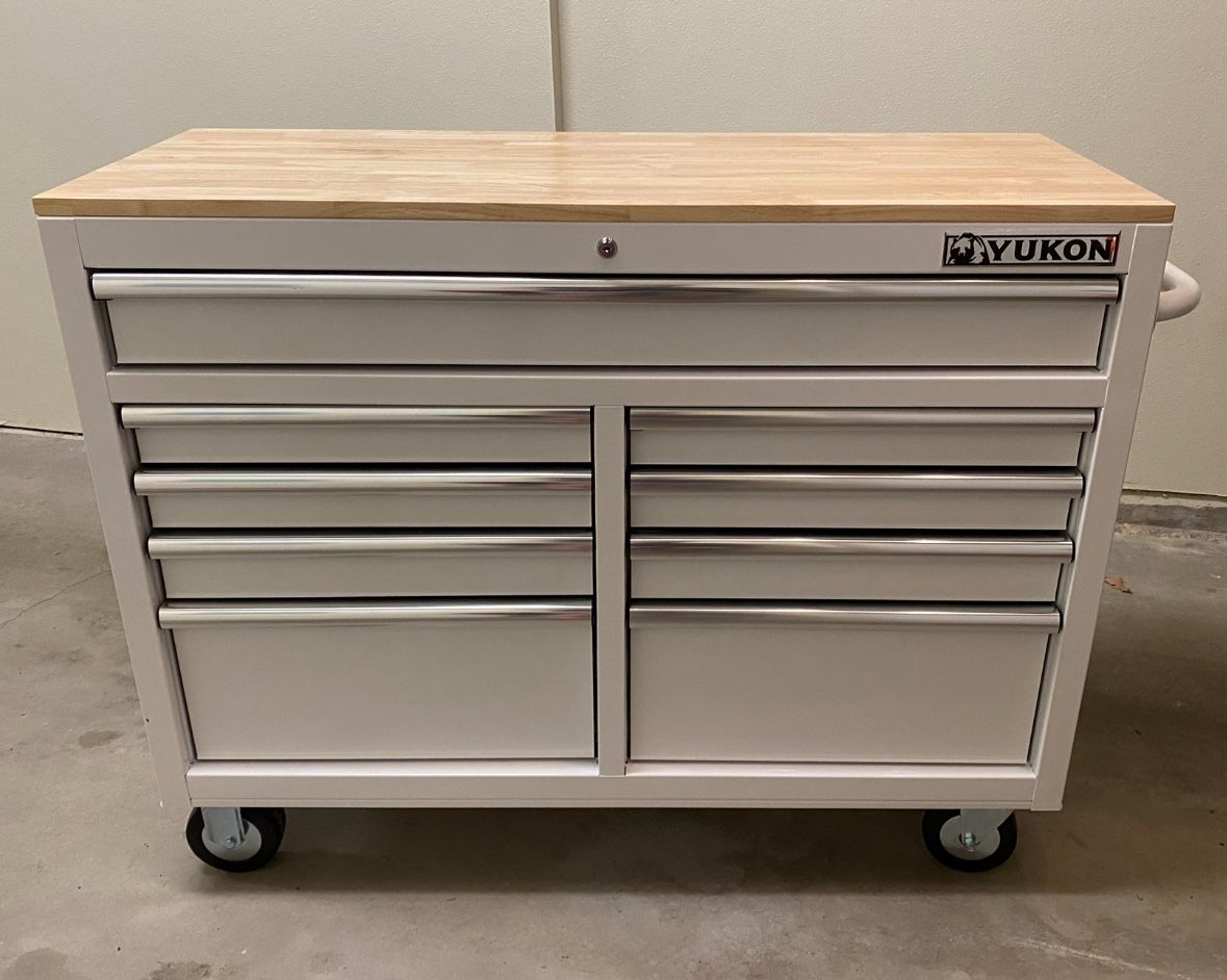 Yukon Toolbox, Like New, On Casters White With Solid Wood Top