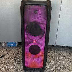 JBL party Box 1000 speaker