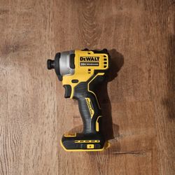 New Dewalt ATOMIC 20V MAX Brushless 1/4 in. Impact Driver (DCF809B)