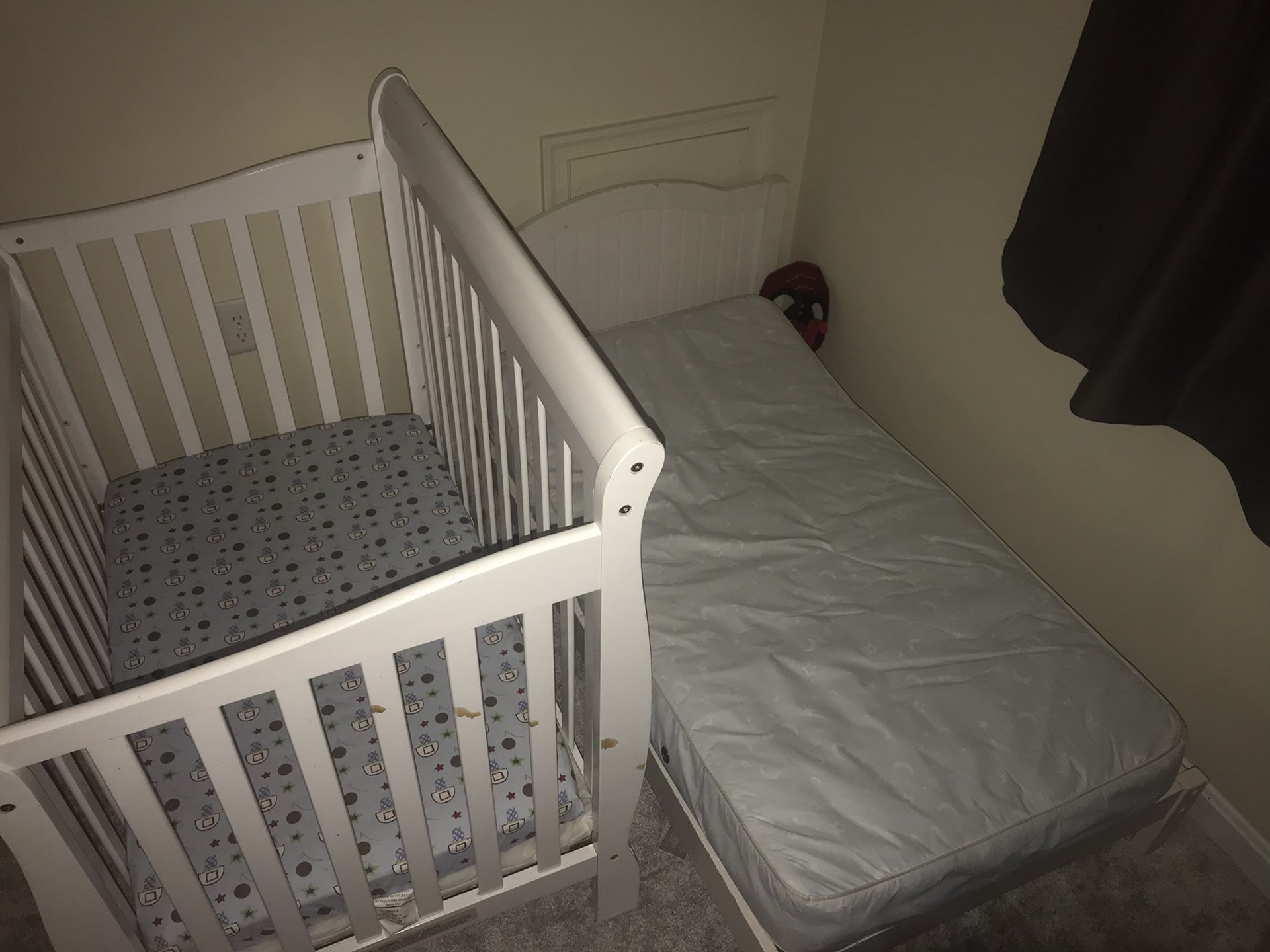 Baby crib and toddler bed