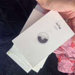 AirTags 