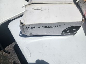 Brand new pickel ball stuff as is make offer
