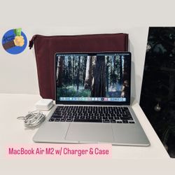 MacBook Air M2 Laptop w/ Charger & Case💻