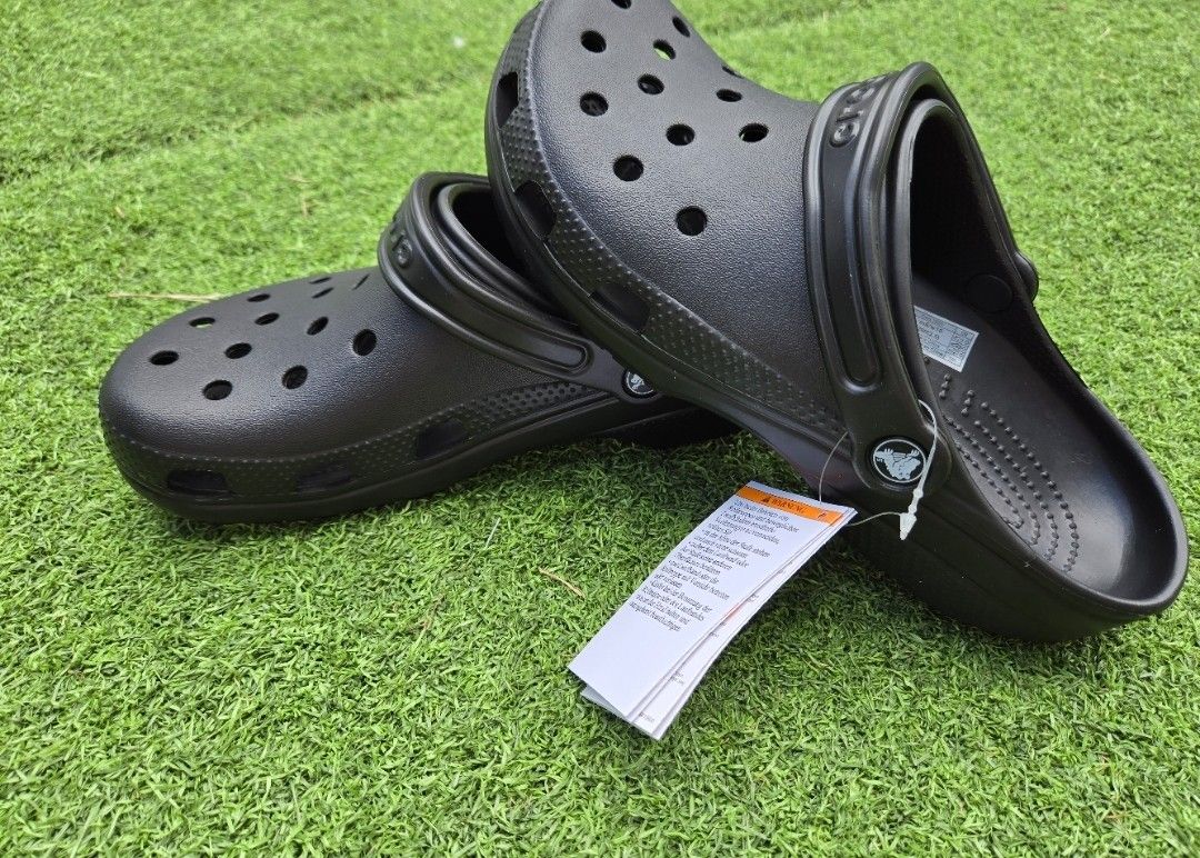 Crocs unisex-adult classic clogs (Black) Size 4m/6w to 11m/13w