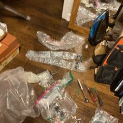 A Lot Of Different Type Of Screws (all For $15) ( NO SHIPPING)