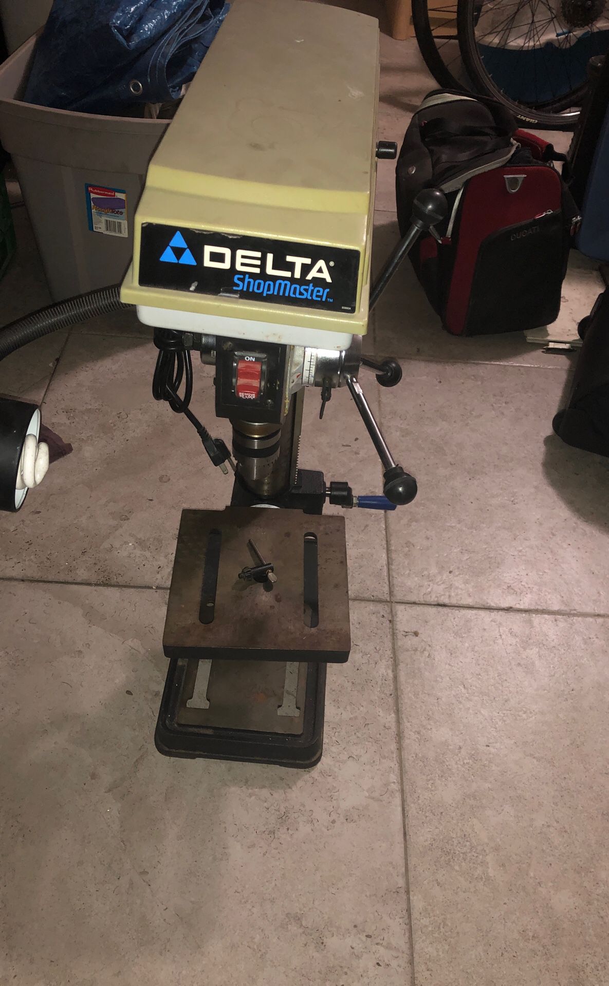Delta shopmaster 10” drill press. Model DP200
