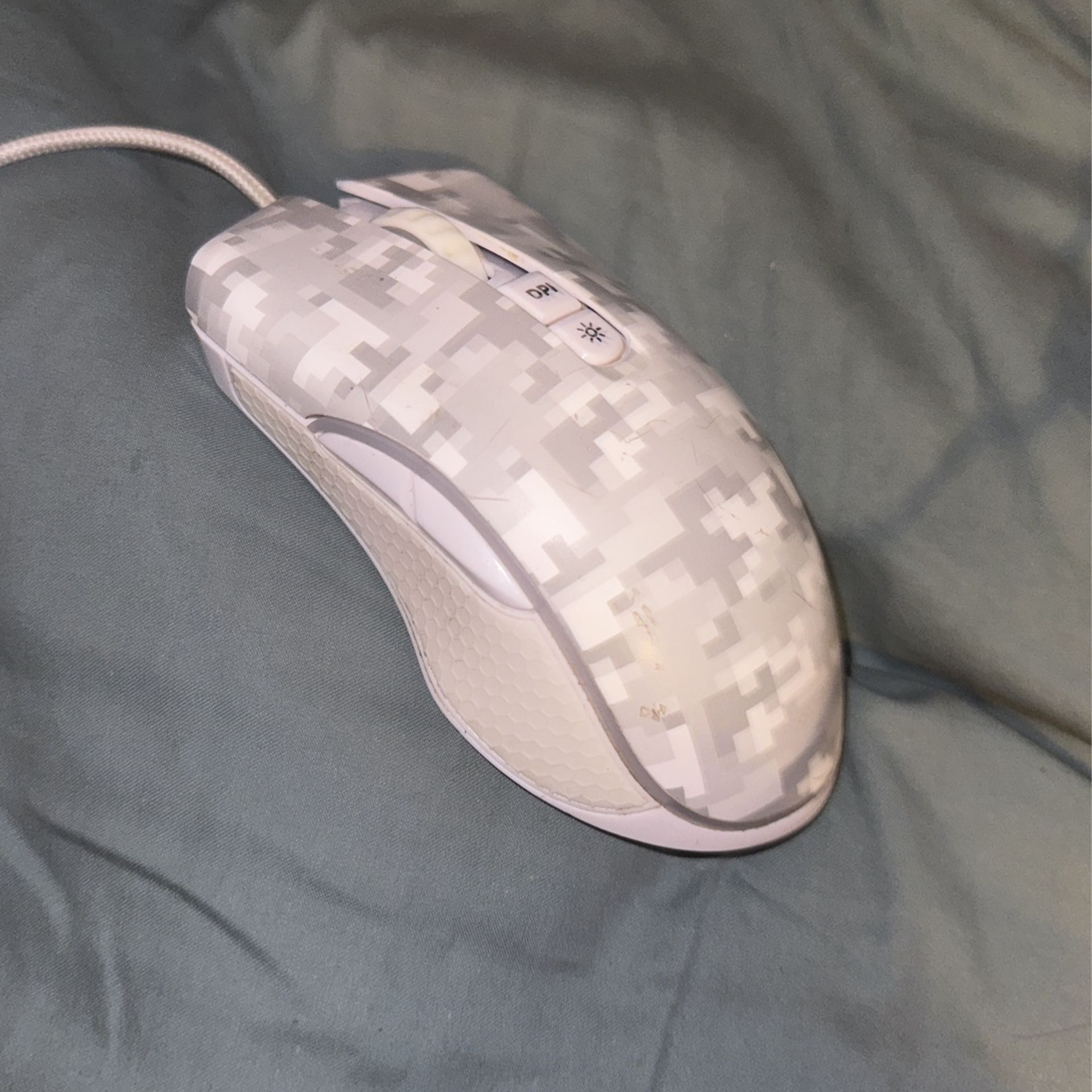 White Wired Onn. Gaming Mouse