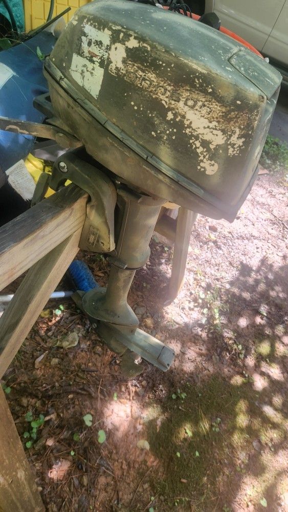 Johnson Outboard Motor 