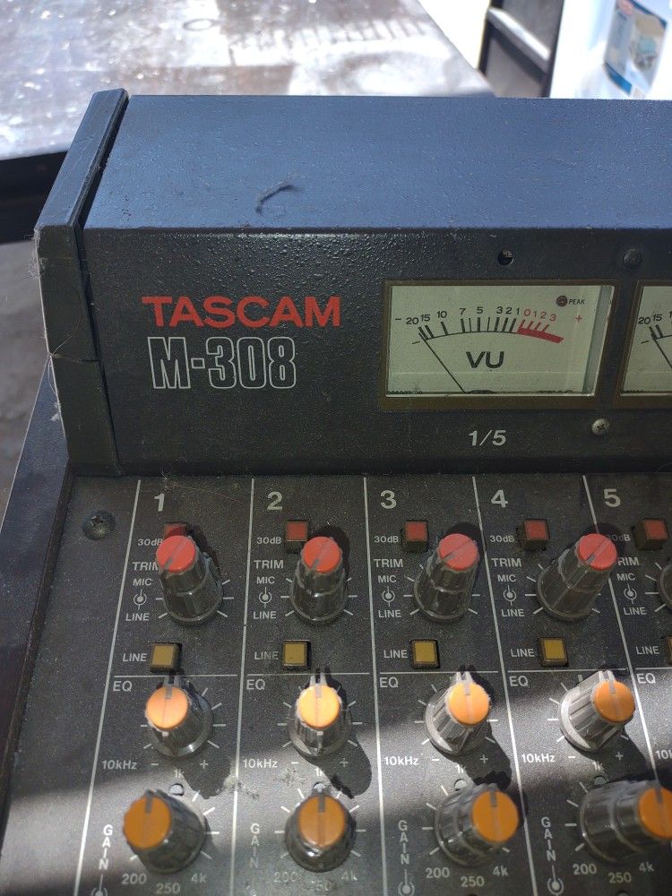 TASCAM M-308 Mixer for Sale in Los Angeles, CA - OfferUp