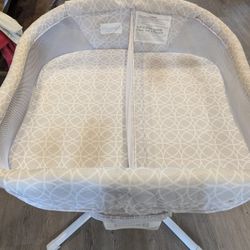 Halo Bassinest Twin Sleeper 