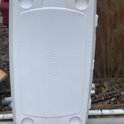 28” 66.5 Liters Extreme Marine Cooler.