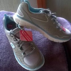 Women's SKECHERS 11