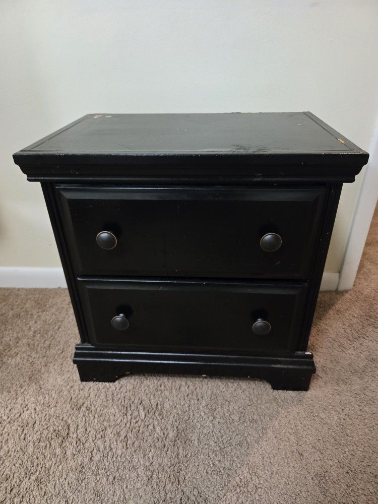 2 Drawer Nightstand