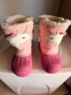Kids snow boots size 7
