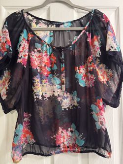 American Eagle 90’s Vintage Floral Sheer Black Top Size Large