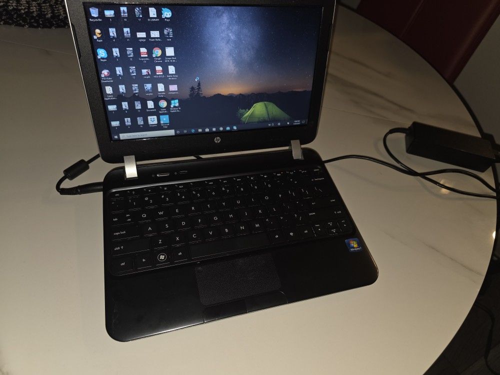 💻 HP Beats Audio Laptop – Windows 7 – Fully Functional
HP laptop with Beats Audio, running Windows 7. Still works well for basic tasks like browsing