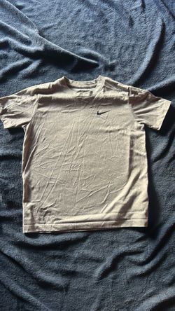 Nike boys dry fit size M