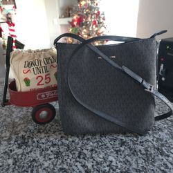 Michael Kors Messenger Bag/Crossbody 